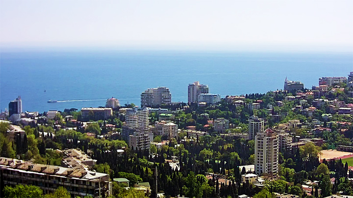 Онлайн вид на Ялту с Южнобережного шоссе (Ялта, Россия)